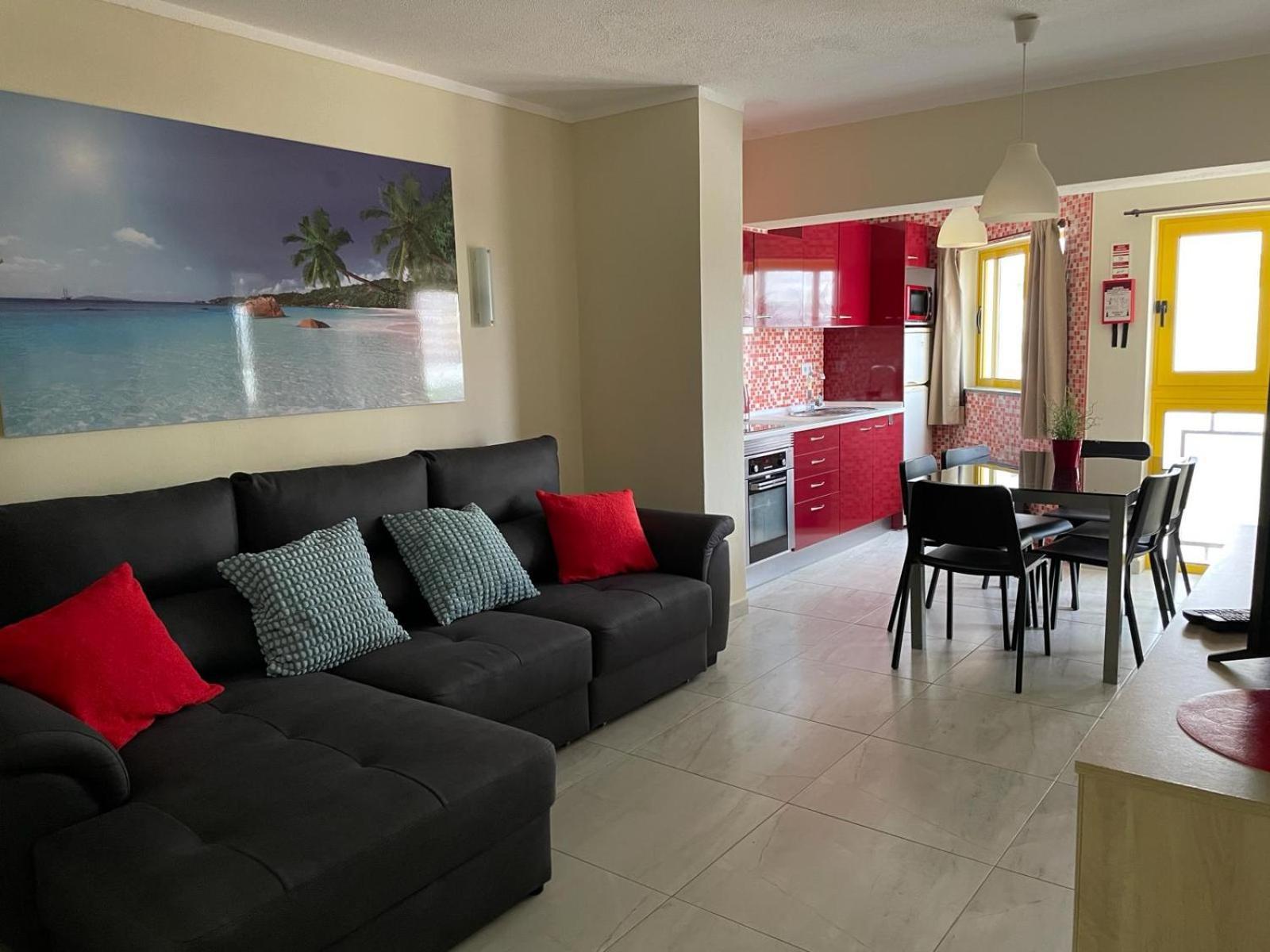 T2 With Pool, 300M From The Beach Portimão Eksteriør bilde